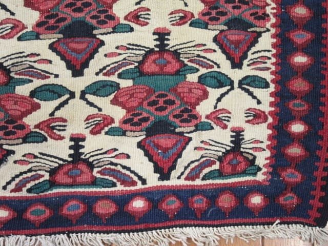 4′ x 5′ Persia Ivory Red Seneh Kilim Rug Traditional Flatwoven Wool