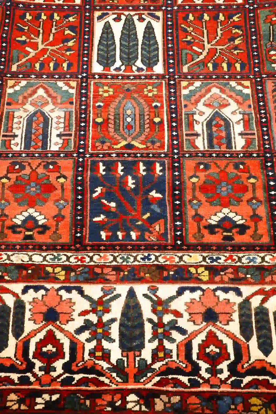 11′ x 14′ Multi-Color Fine Hand-Knotted Semi-Antique Persian Bakhtiari Rug – Traditional Wool