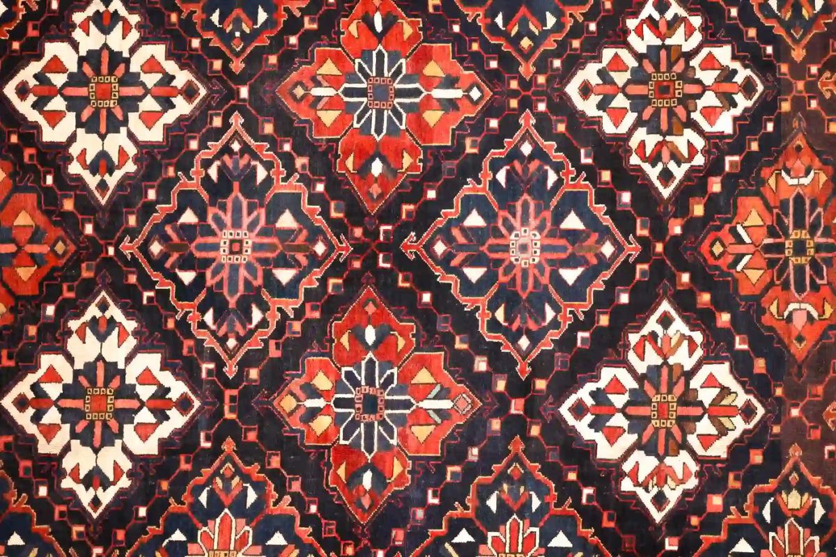 10′ x 13′ Red Fine Hand-Knotted Persian Bakhtiari Rug – Traditional Wool - 3 10′ x 13′ Red Fine Hand-Knotted Persian Bakhtiari Rug – Traditional Wool