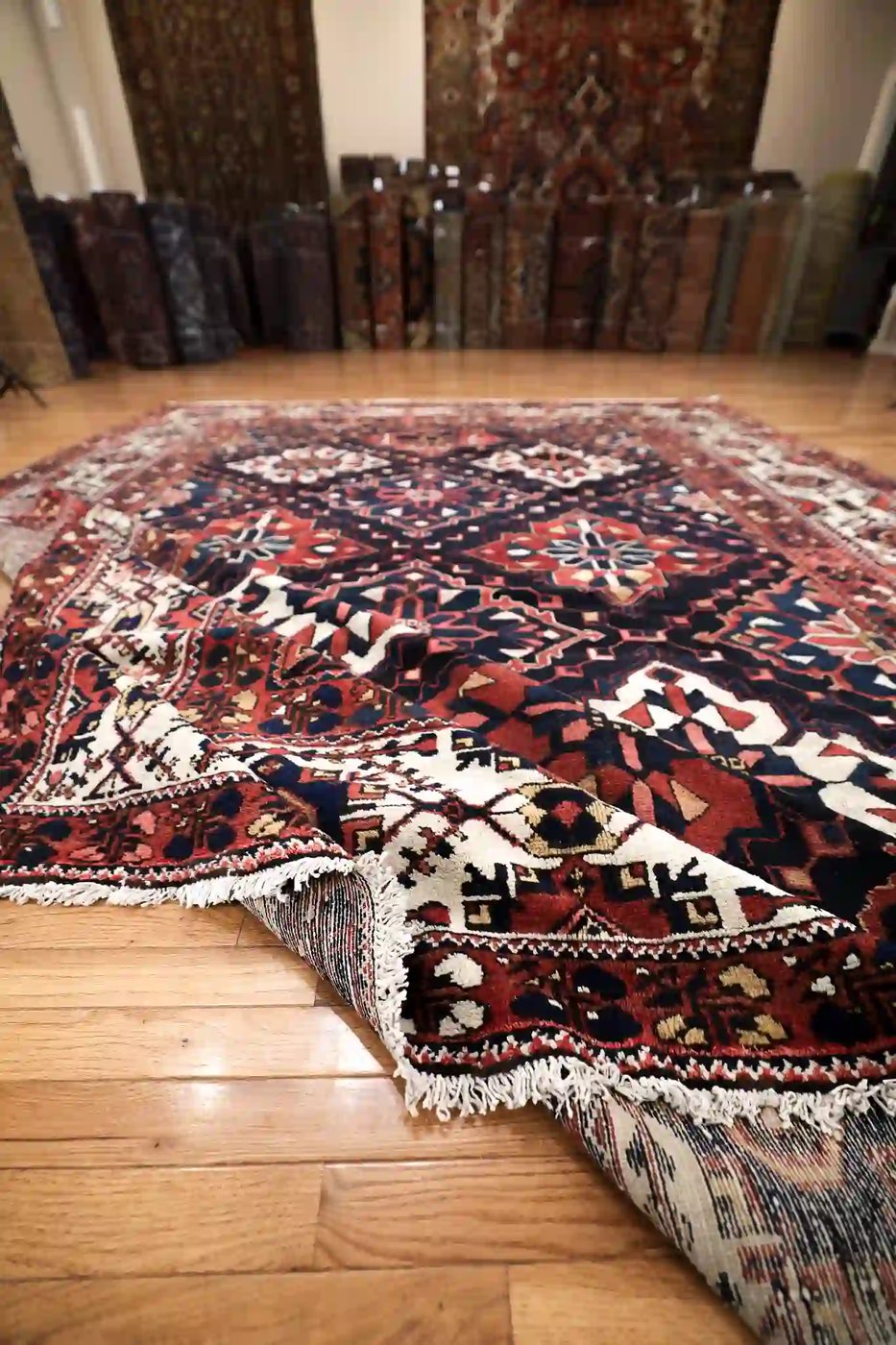 10′ x 13′ Red Fine Hand-Knotted Persian Bakhtiari Rug – Traditional Wool - 4 10′ x 13′ Red Fine Hand-Knotted Persian Bakhtiari Rug – Traditional Wool