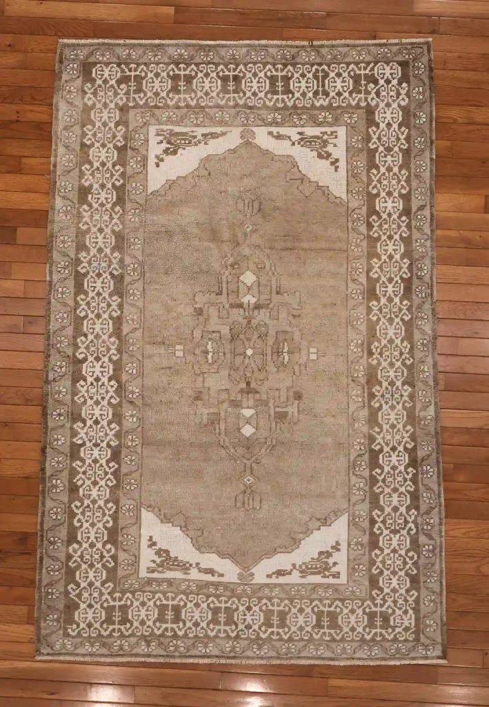4′ x 7′ Gray Fine Hand-Knotted Turkish Oushak Rug – Vintage Wool