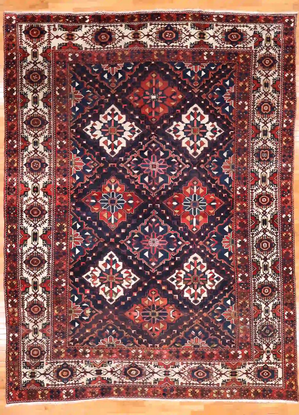 10′ x 13′ Red Fine Hand-Knotted Persian Bakhtiari Rug – Traditional Wool 10′ x 13′ Red Fine Hand-Knotted Persian Bakhtiari Rug – Traditional Wool
