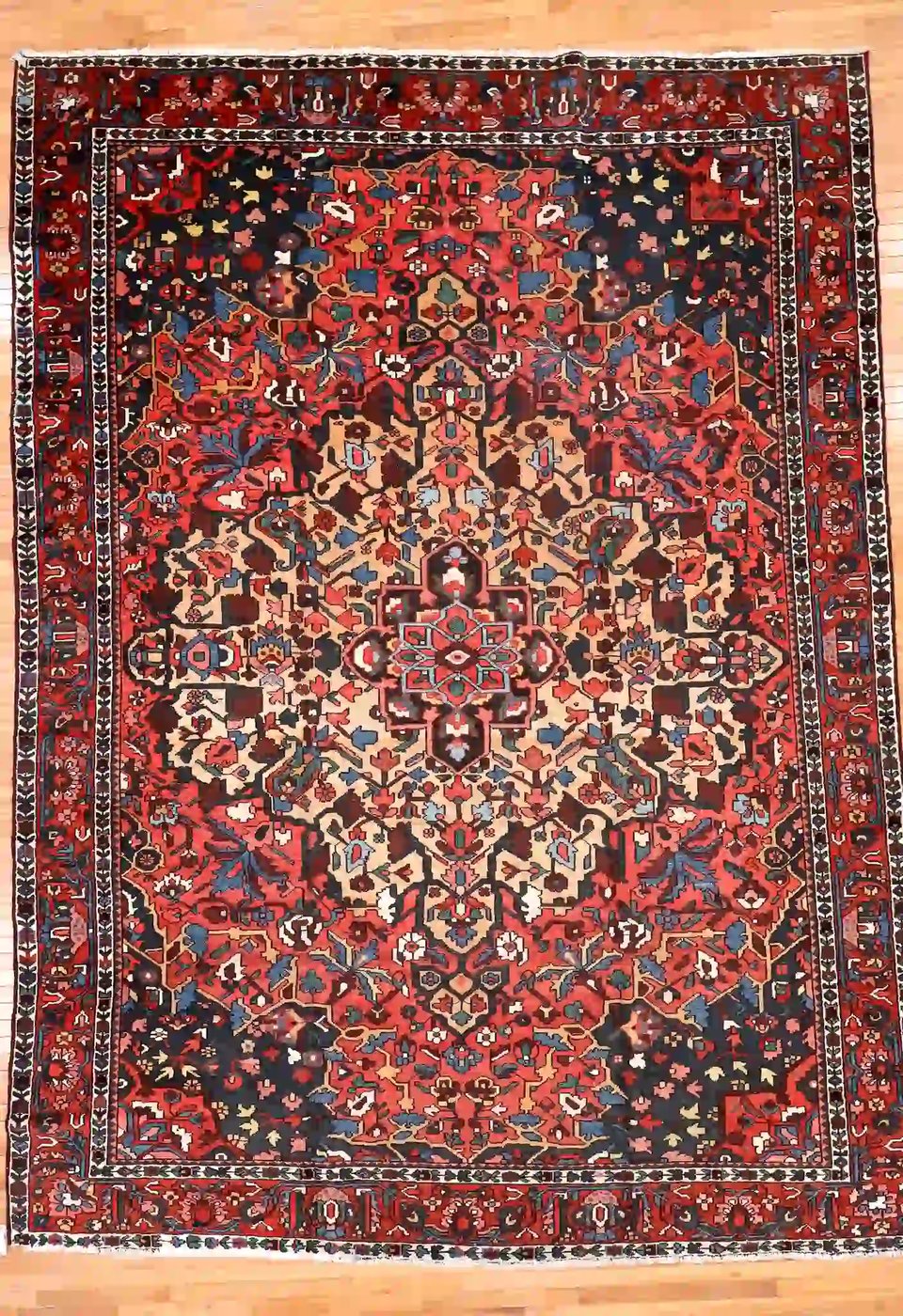 10′ x 14′ Red Fine Hand-Knotted Persian Bakhtiari – Traditional Wool