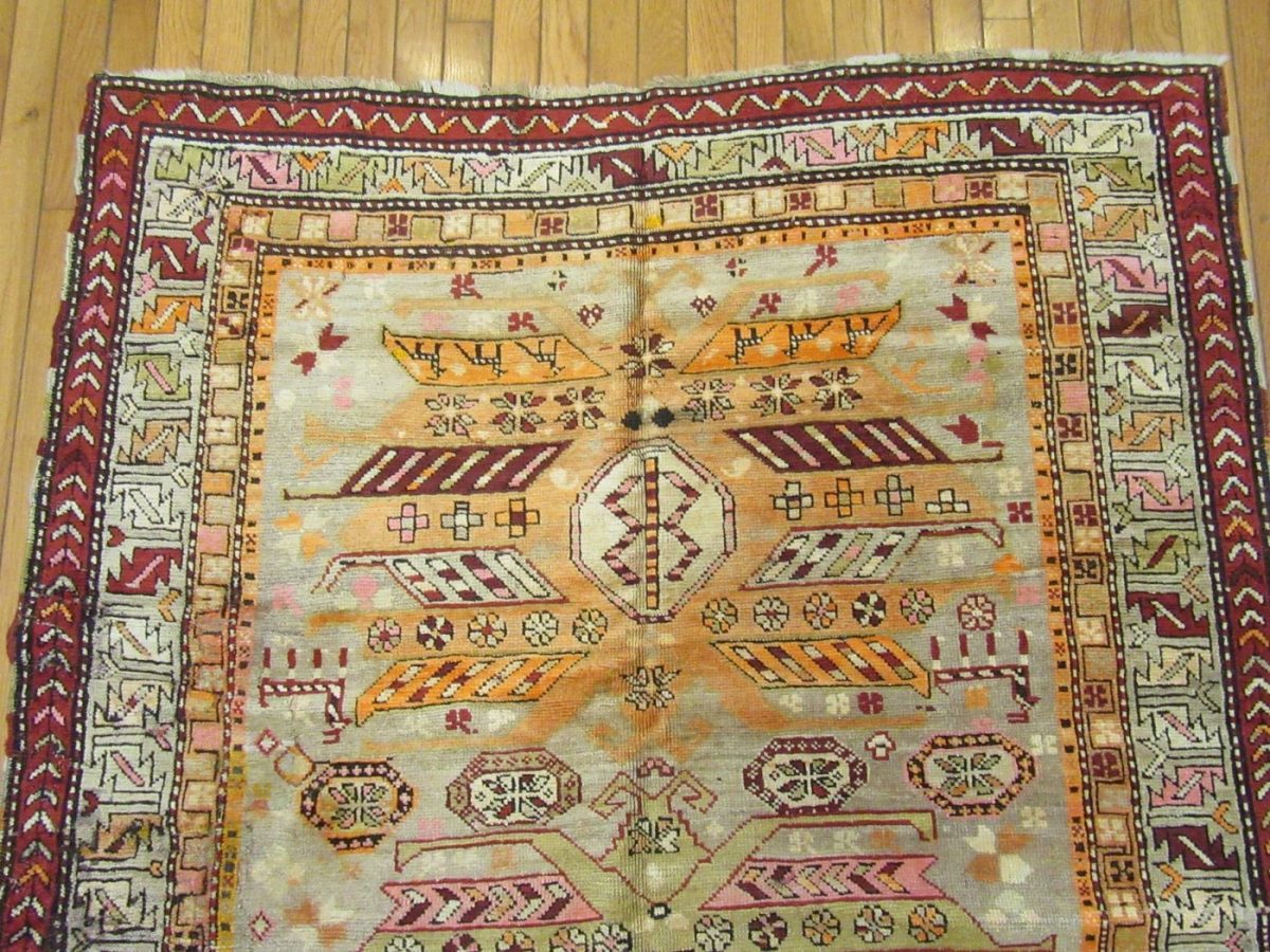 5′ x 9′ Caucasian Ivory Kazak Rug – Hand-Knotted Wool