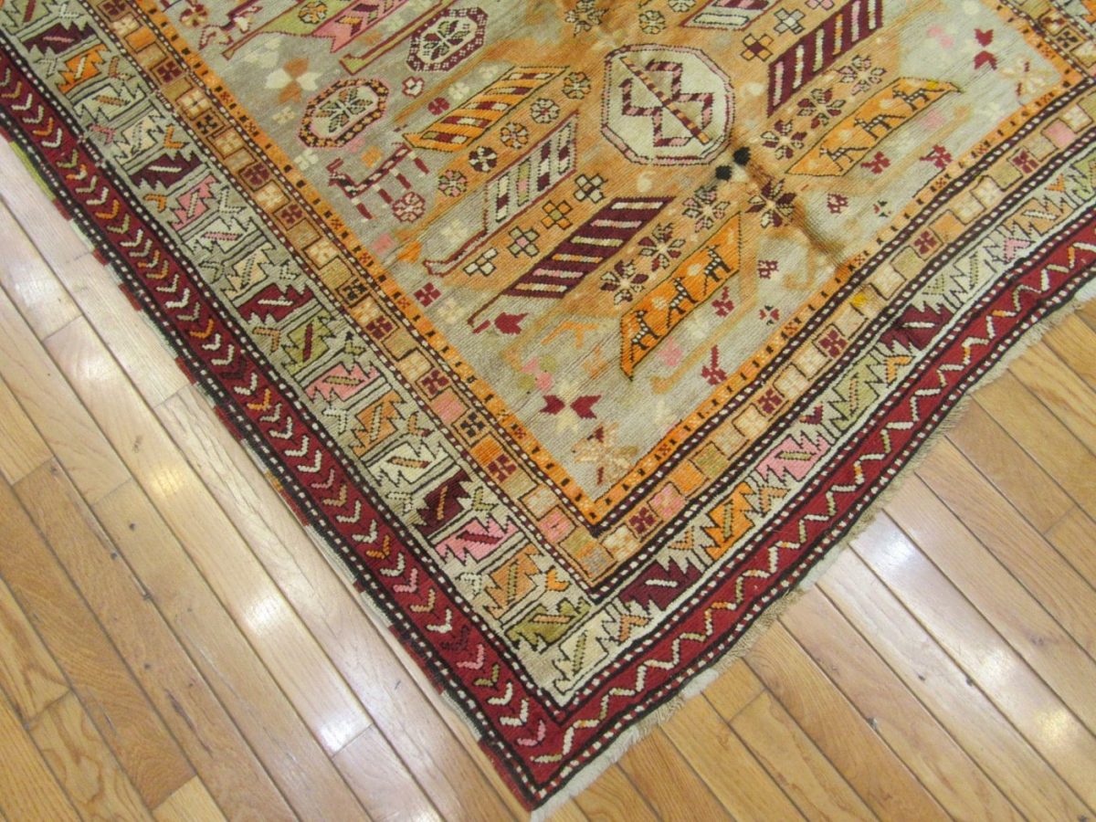 5′ x 9′ Caucasian Ivory Kazak Rug – Hand-Knotted Wool