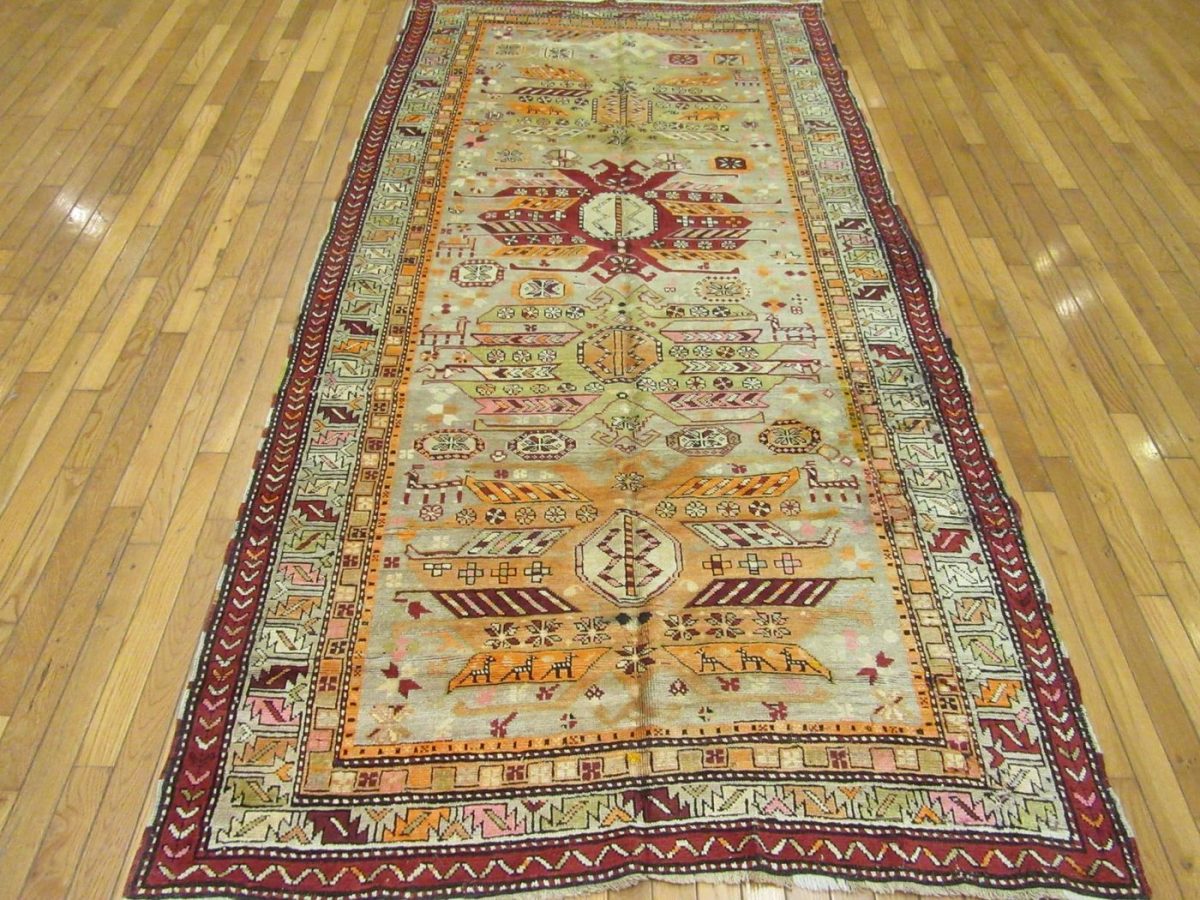 5′ x 9′ Caucasian Ivory Kazak Rug – Hand-Knotted Wool