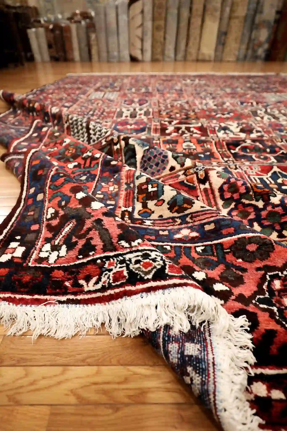 12′ x 16′ Red Fine Hand-Knotted Persian Bakhtiari Rug – Traditional Wool