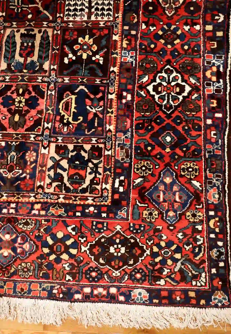 12′ x 16′ Red Fine Hand-Knotted Persian Bakhtiari Rug – Traditional Wool