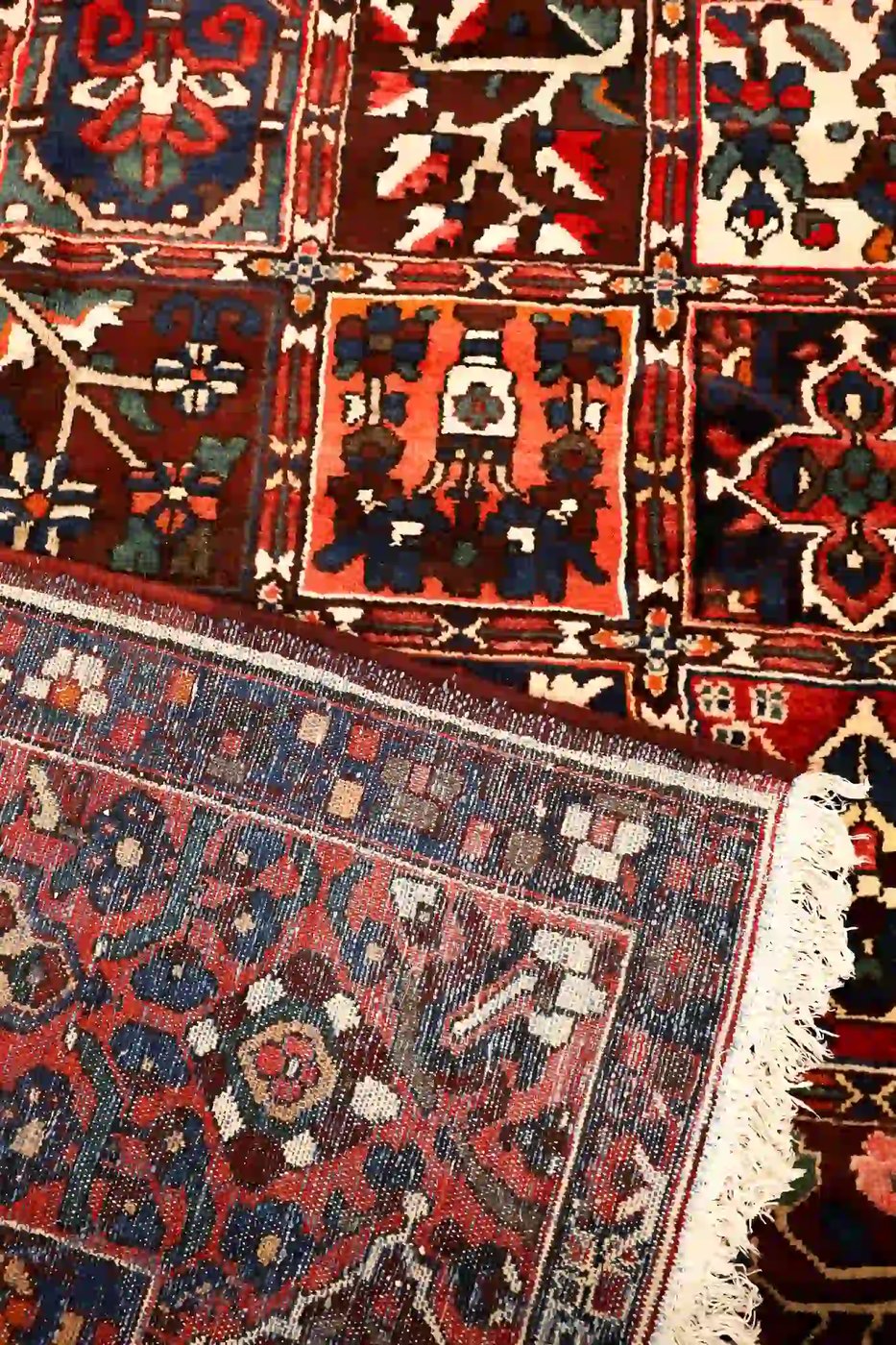 12′ x 16′ Red Fine Hand-Knotted Persian Bakhtiari Rug – Traditional Wool