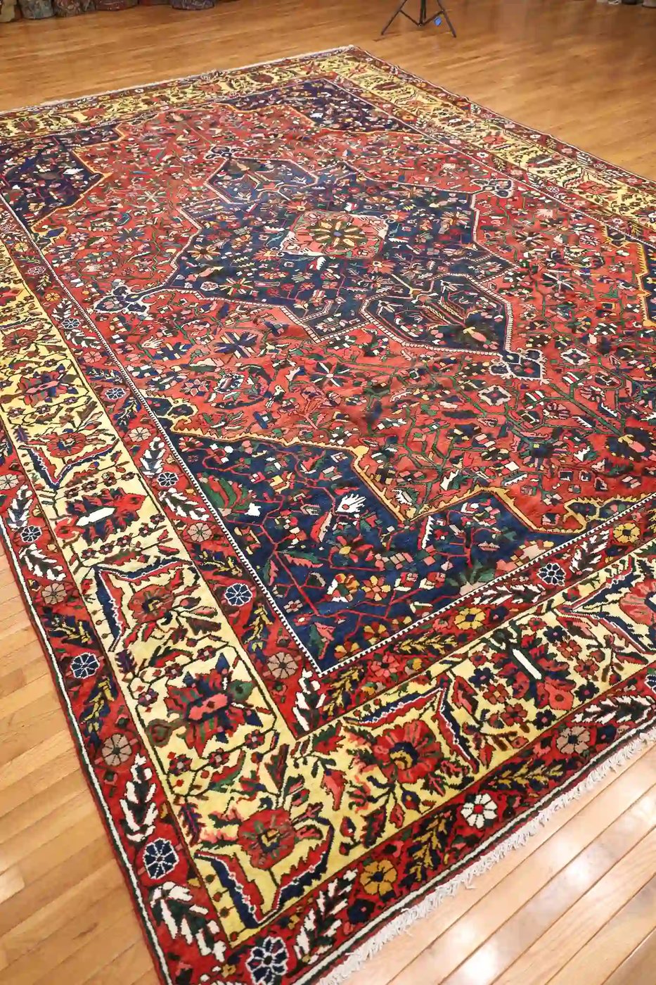 13′ x 17′ Red Fine Hand-Knotted Antique Persian Bakhtiari Rug – Traditional Wool