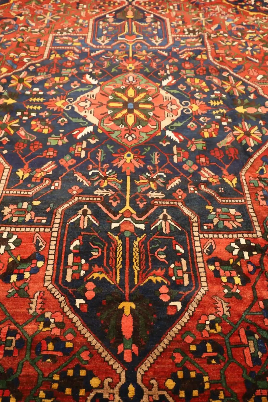 13′ x 17′ Red Fine Hand-Knotted Antique Persian Bakhtiari Rug – Traditional Wool