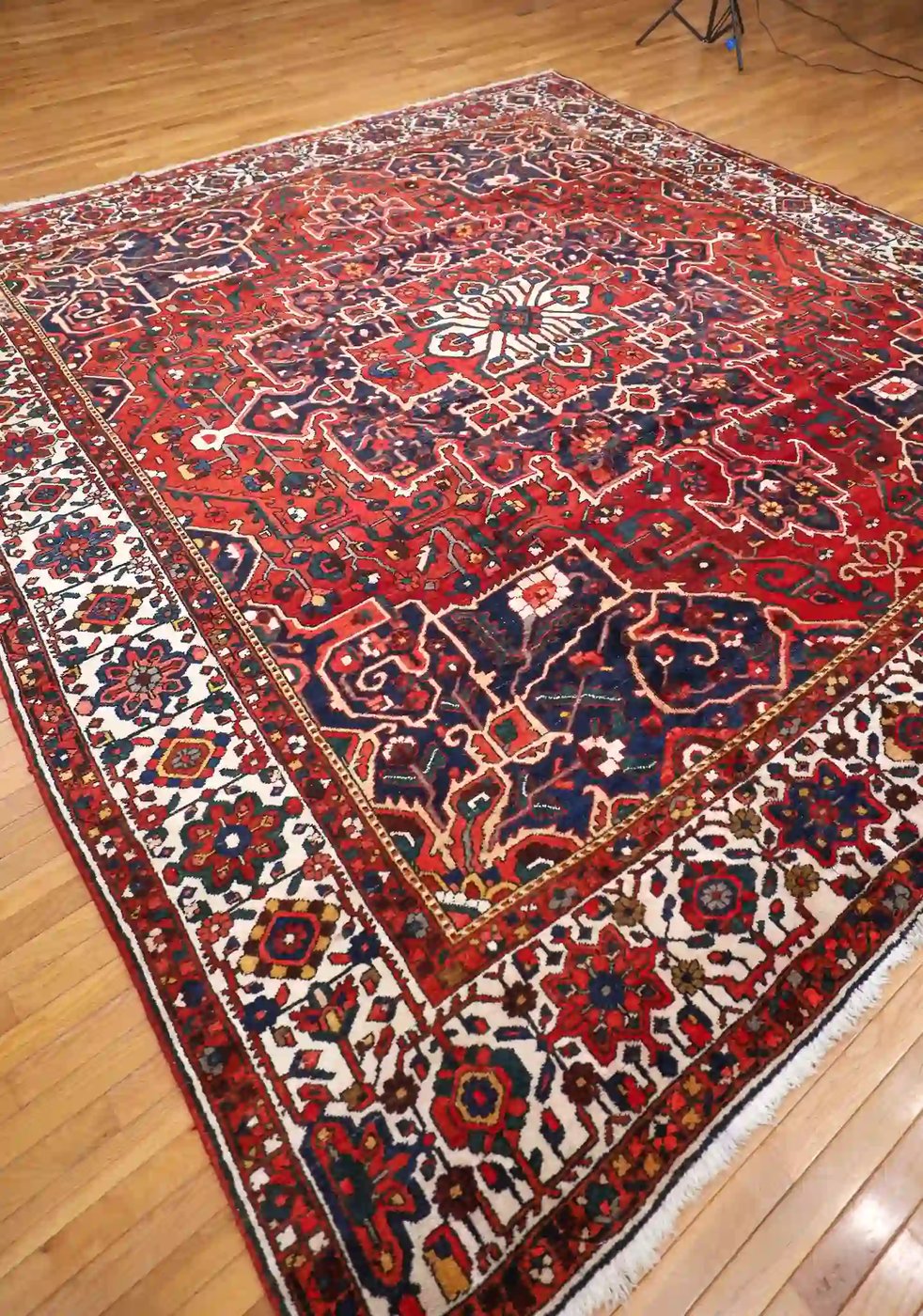 11′ x 12′ Red Fine Hand-Knotted Persian Bakhtiari Rug – Traditional Wool - 3 11′ x 12′ Red Fine Hand-Knotted Persian Bakhtiari Rug – Traditional Wool