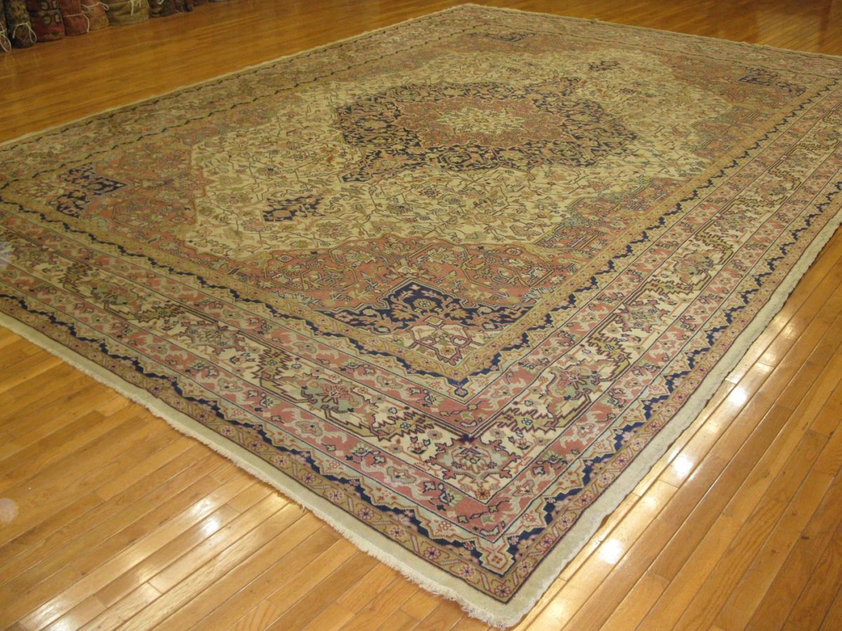 12′ x 17′ Turkish Sivas Beige Floral Medallion Rug – Antique Wool