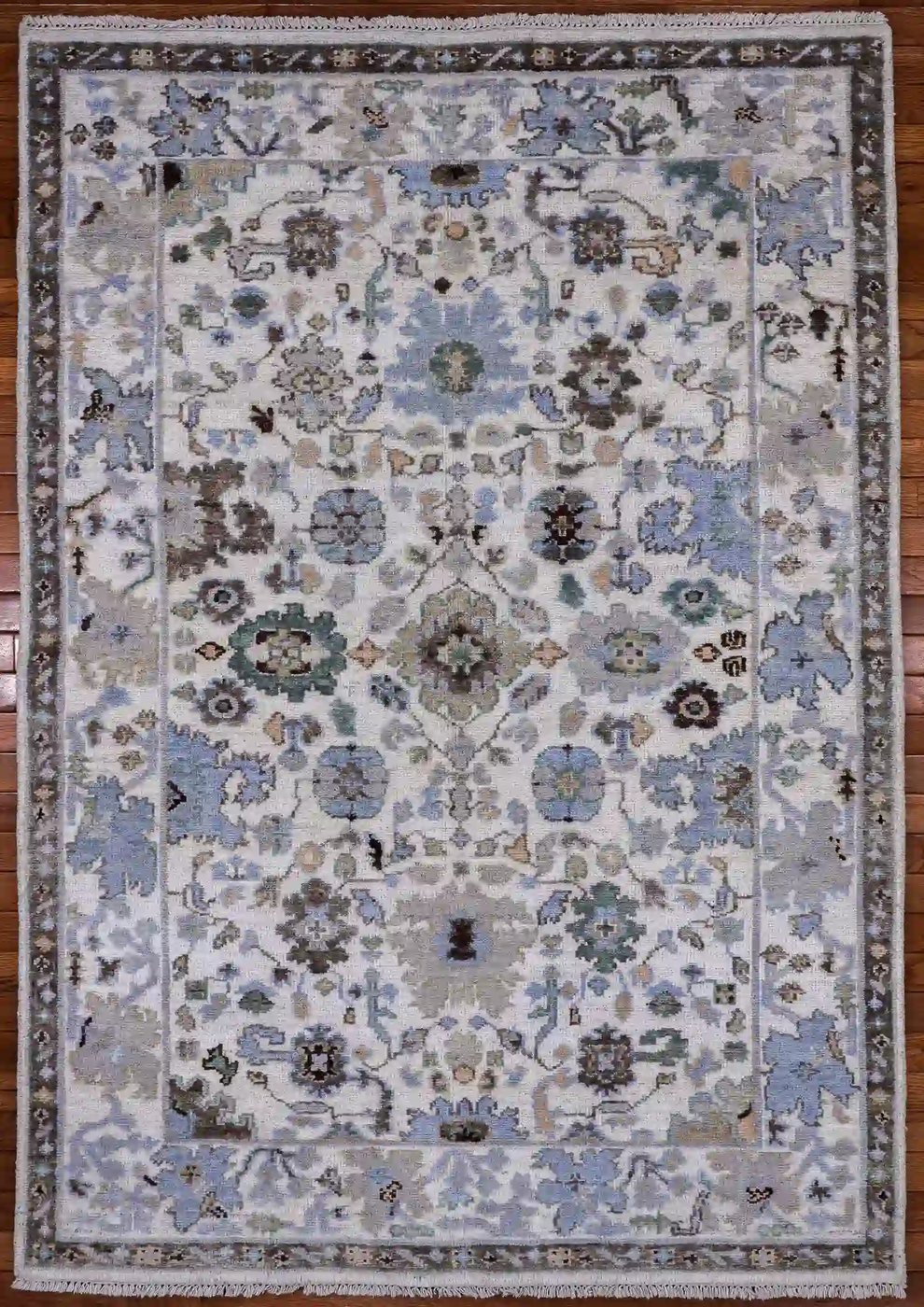 4′ x 6′ Ivory Fine Hand-Knotted Indian Oushak Rug – Transitional Wool