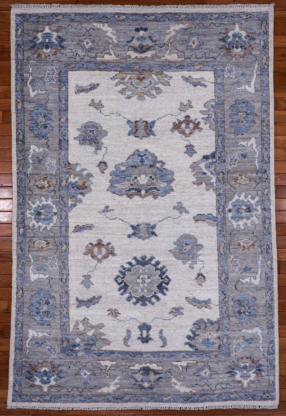 4′ x 6′ Ivory Fine Hand-Knotted Pakistan Oushak Rug – Transitional Wool