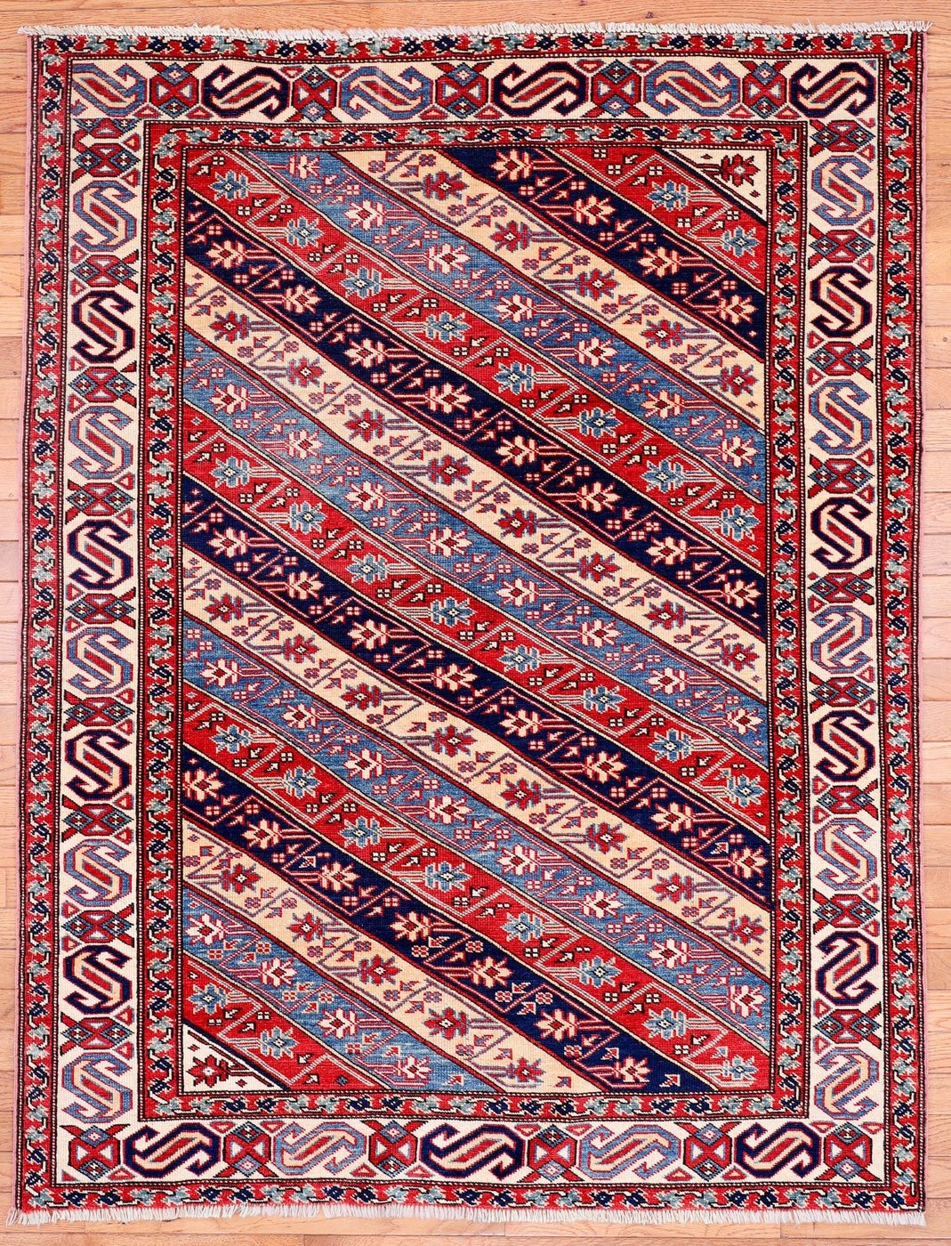 4′ x 5′ Red Fine Hand-Knotted Pakistan Shirvan Rug – Traditional Wool
