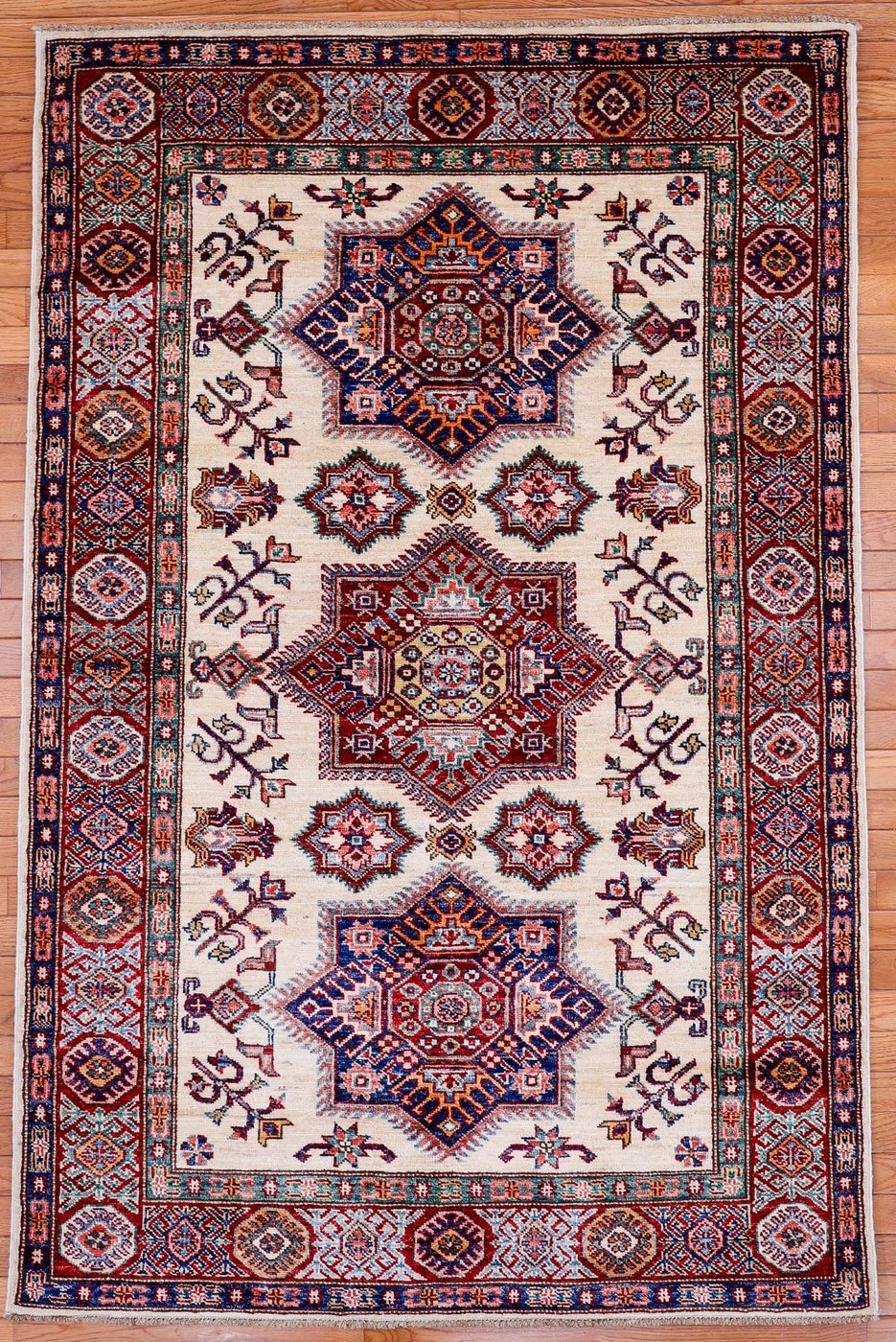 4′ x 6′ Ivory Fine Hand-Knotted Pakistan Kazak Rug – Traditional Wool