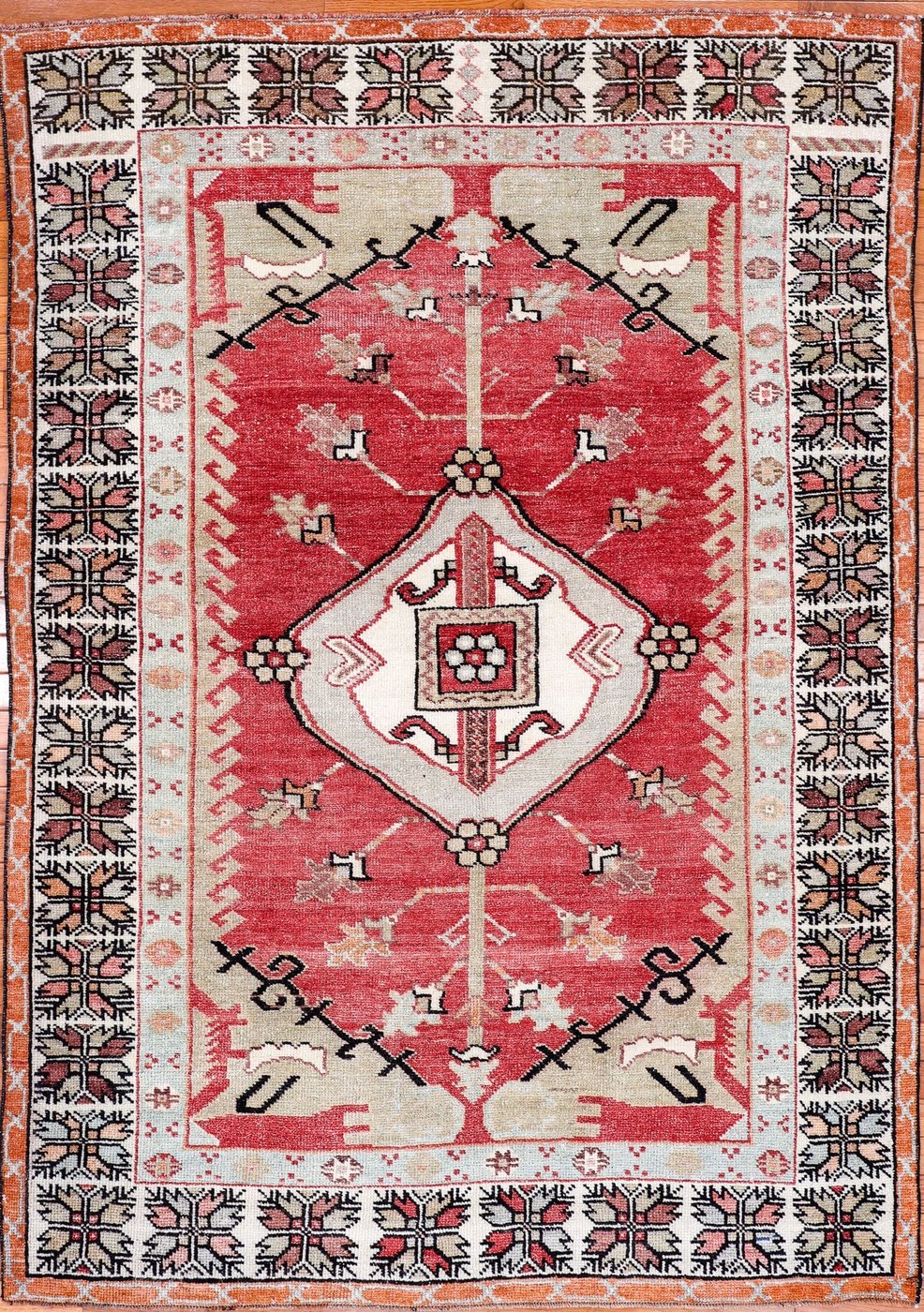 5′ x 7′ Red Fine Hand-Knotted Turkish Anatolian Rug – Traditional Wool