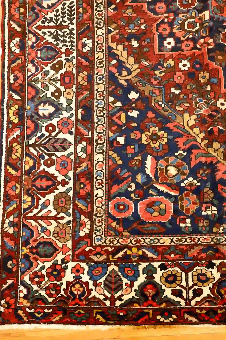 11′ x 14′ Red Fine Hand-Knotted Persian Bakhtiari – Traditional Wool