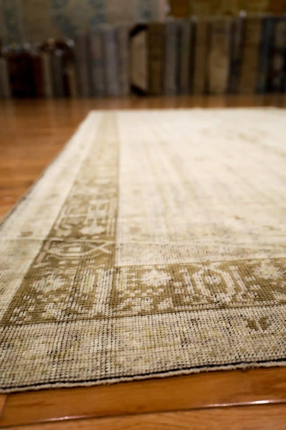 6′ x 10′ Beige Fine Hand-Knotted Turkish Oushak Rug – Vintage Wool