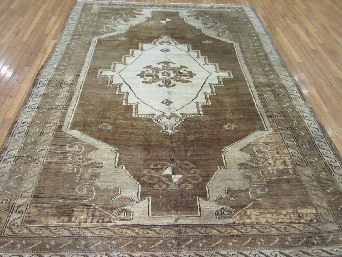 7′ x 10′ Turkish Brown Vintage Rug Transitional Wool