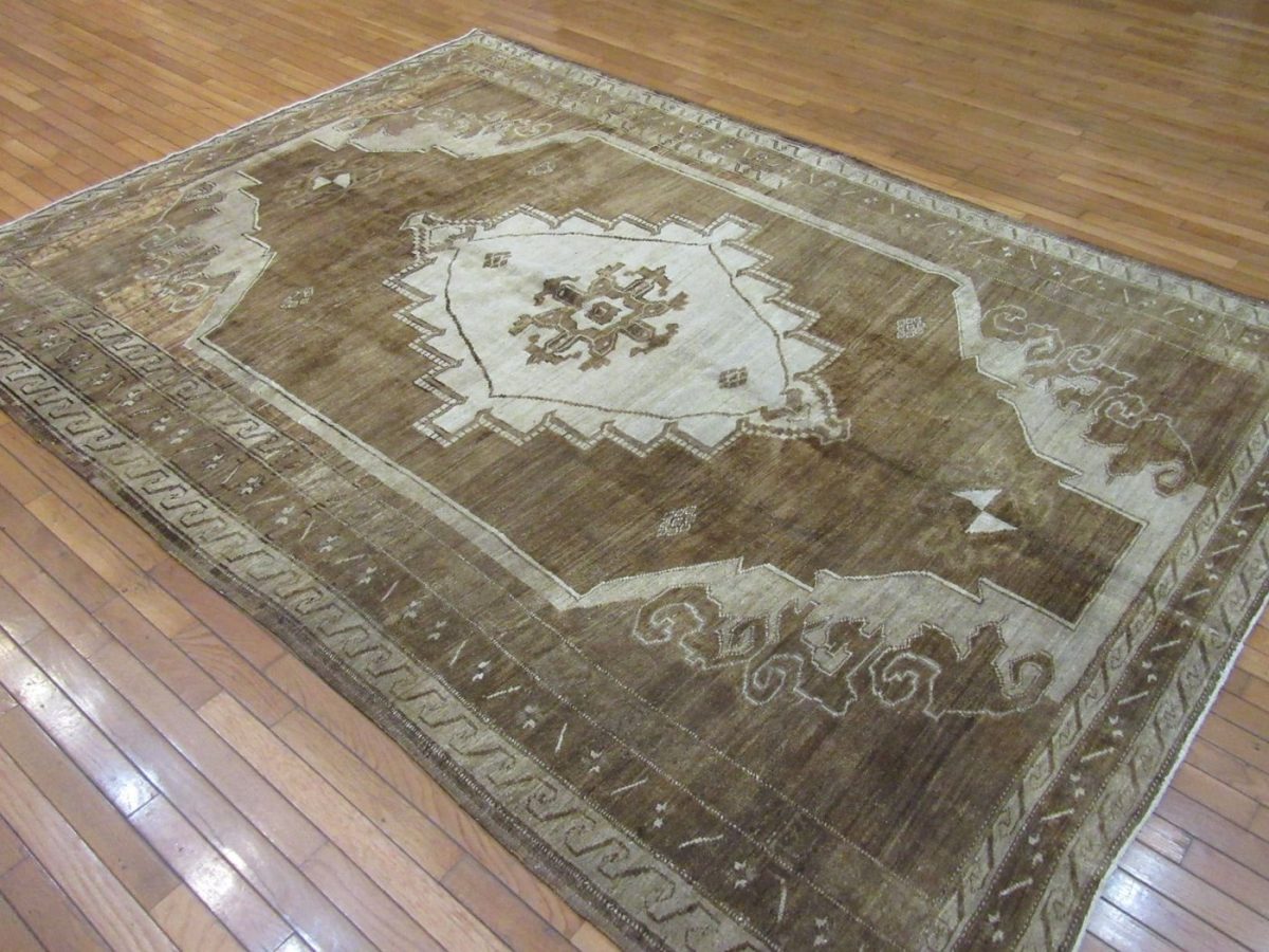 7′ x 10′ Turkish Brown Vintage Rug Transitional Wool