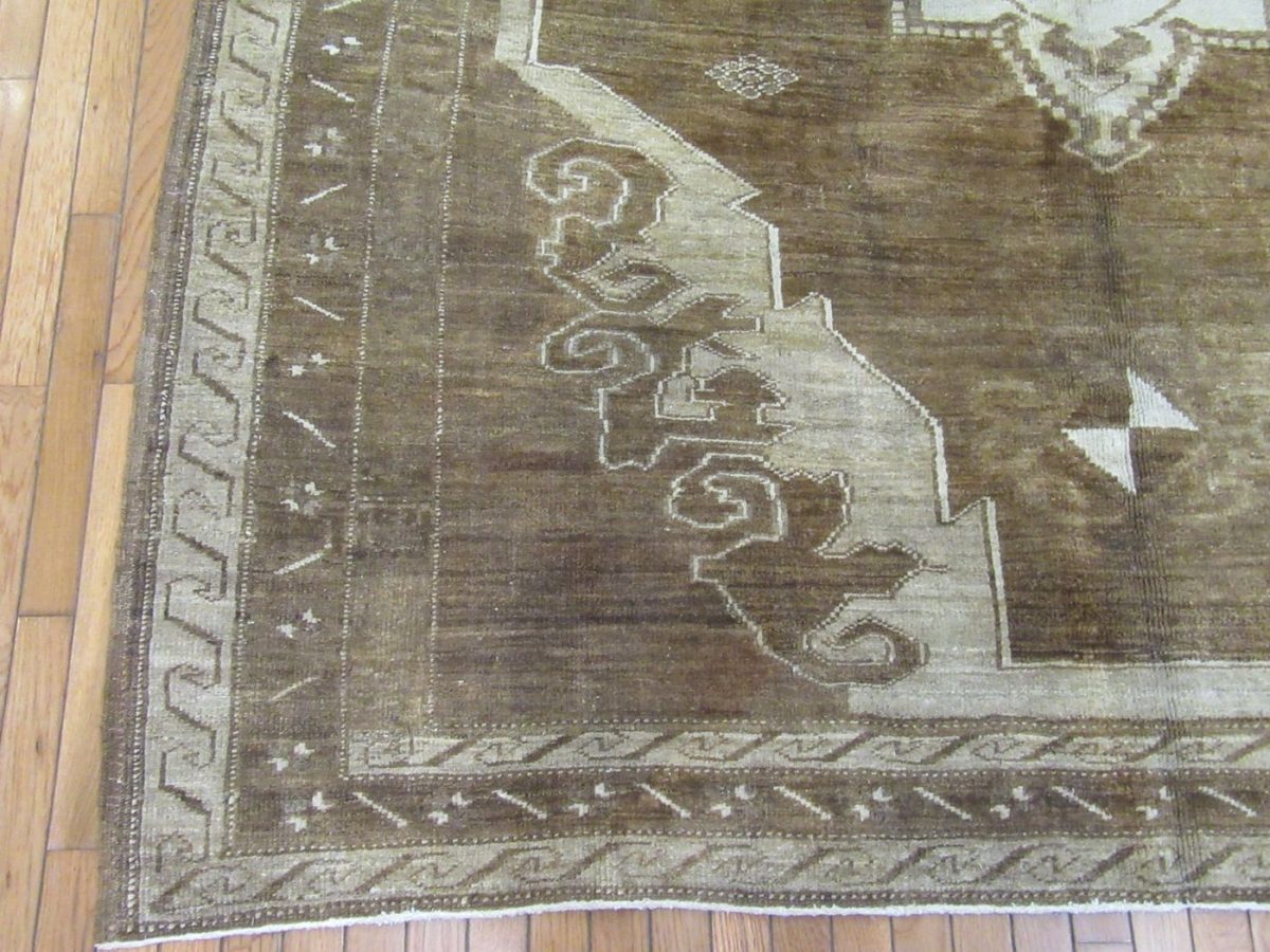 7′ x 10′ Turkish Brown Vintage Rug Transitional Wool