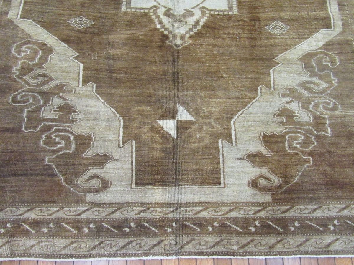 7′ x 10′ Turkish Brown Vintage Rug Transitional Wool