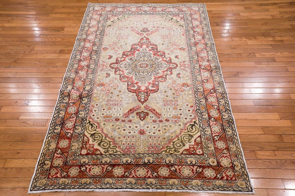4′ x 7′ Ivory Fine Hand-Knotted Turkish Sivas Rug – Traditional Wool