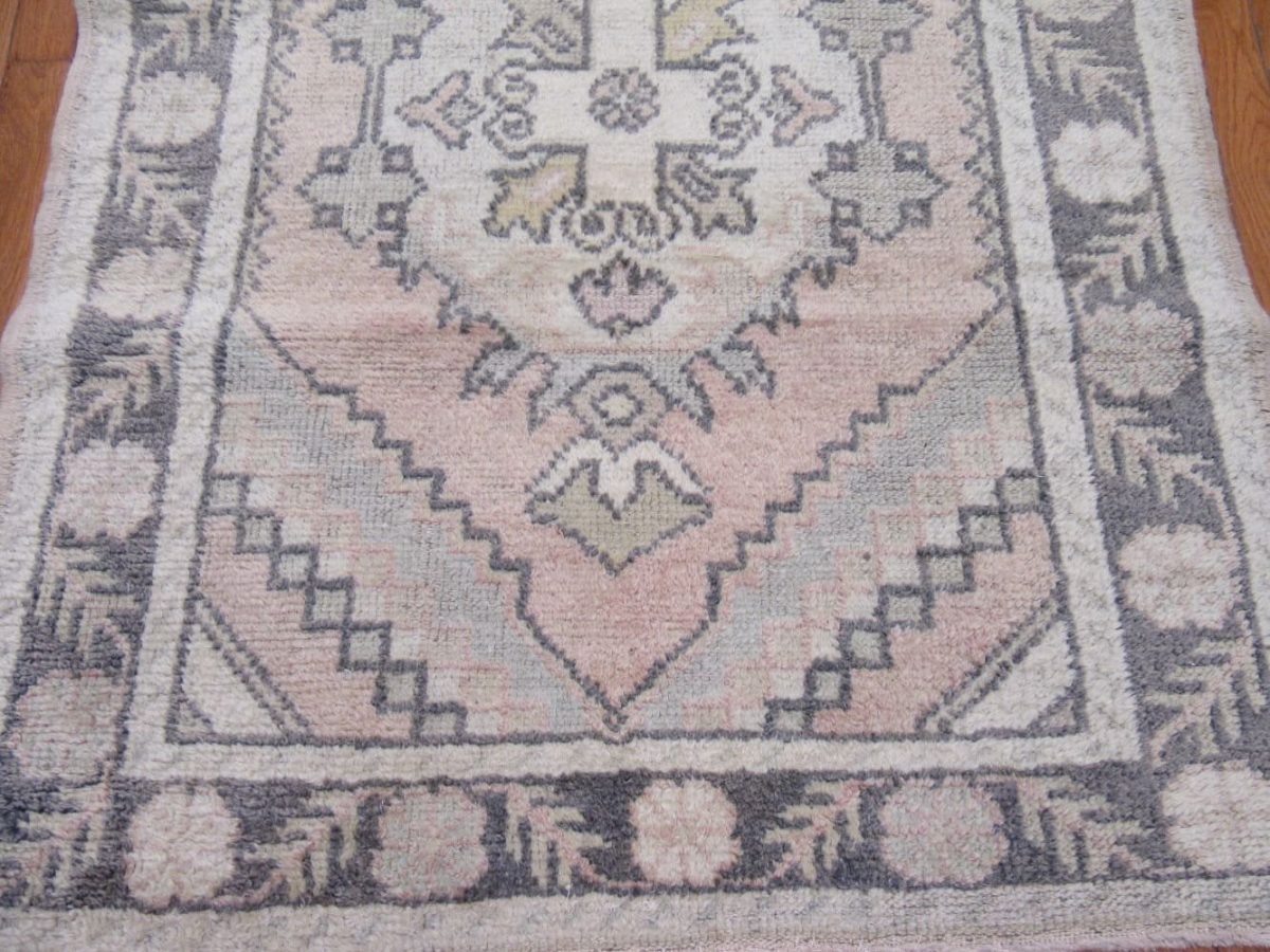 3′ x 10′ Vintage Turkish Oushak Ivory Gray Medallion Runner Rug – Transitional Wool