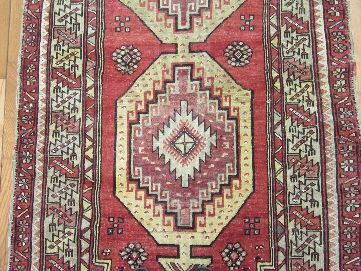 4′ x 10′ Turkish Rust Ivory Medallion Rug – Vintage Hand-Knotted Wool