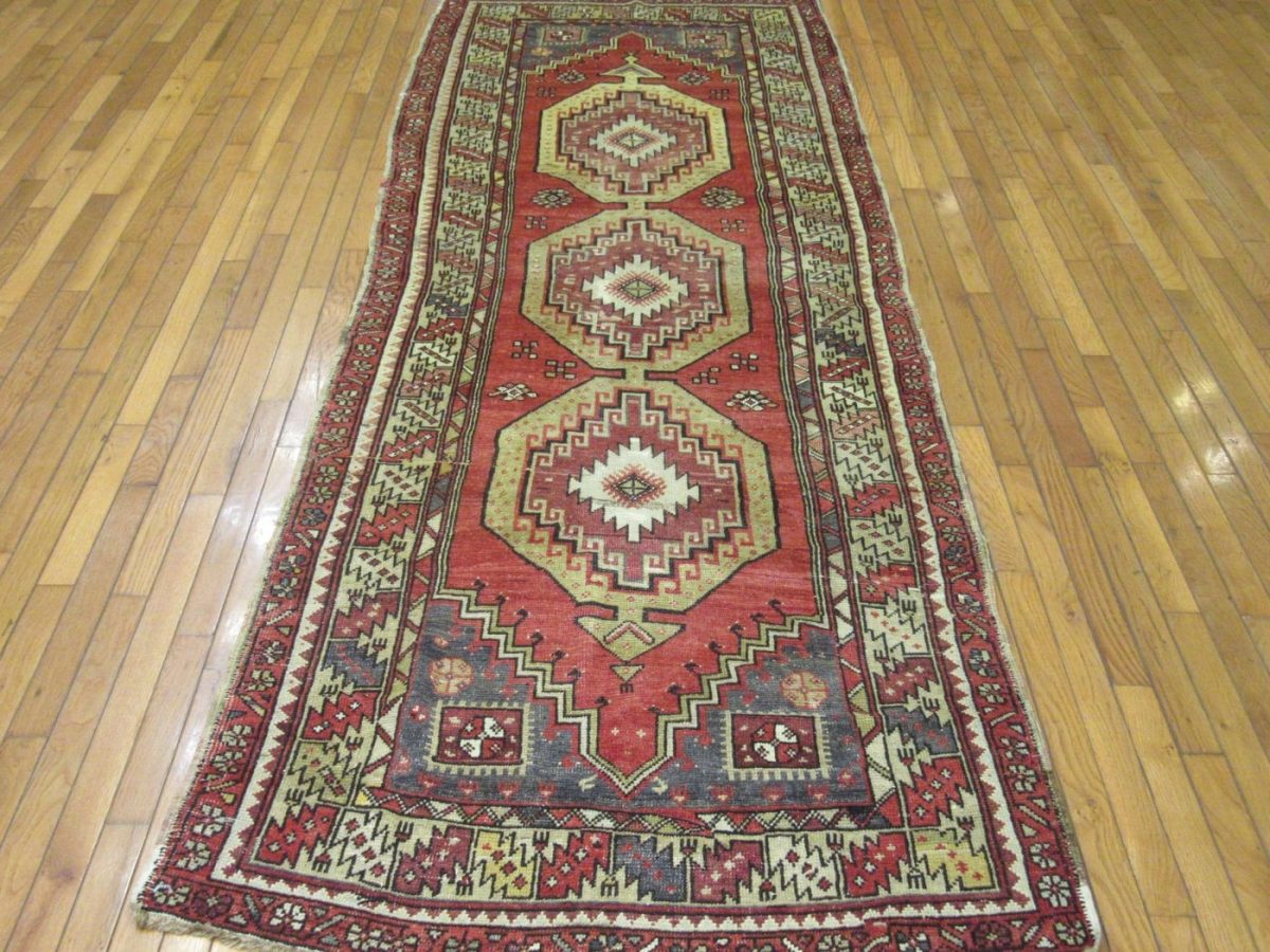 4′ x 10′ Turkish Rust Ivory Medallion Rug – Vintage Hand-Knotted Wool