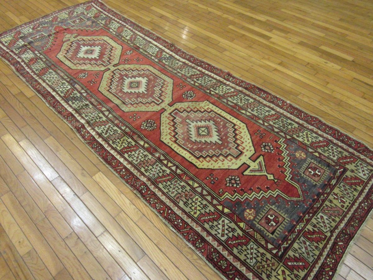 4′ x 10′ Turkish Rust Ivory Medallion Rug – Vintage Hand-Knotted Wool