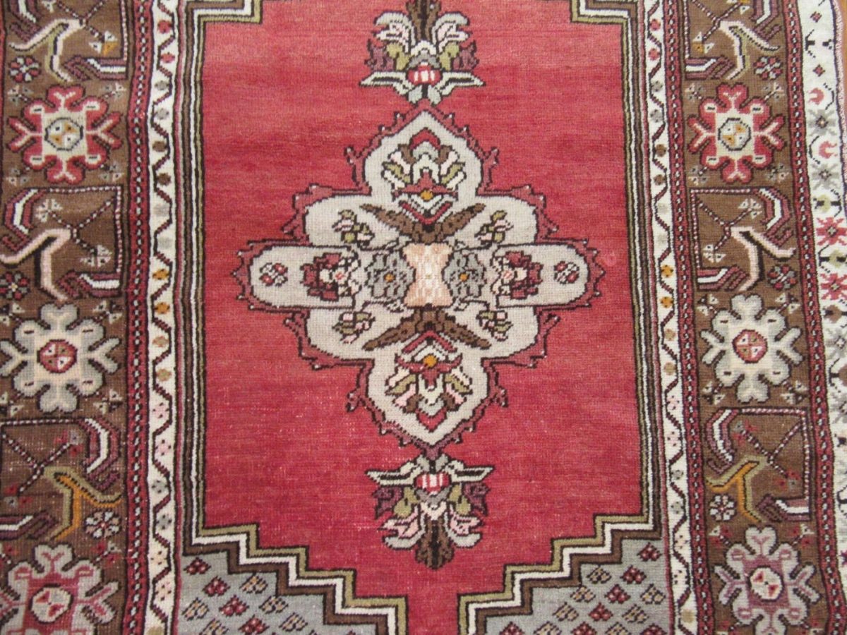 4′ x 6′ Turkish Rust Ivory Medallion Rug – Vintage Hand-Knotted Wool