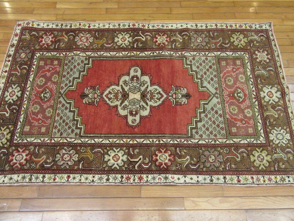 4′ x 6′ Turkish Rust Ivory Medallion Rug – Vintage Hand-Knotted Wool