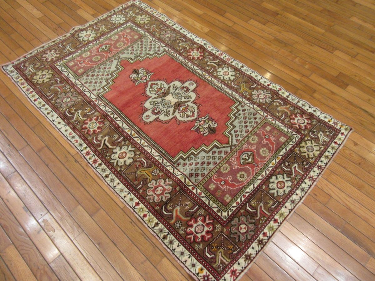 4′ x 6′ Turkish Rust Ivory Medallion Rug – Vintage Hand-Knotted Wool