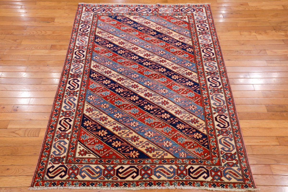 4′ x 5′ Red Fine Hand-Knotted Pakistan Shirvan Rug – Traditional Wool