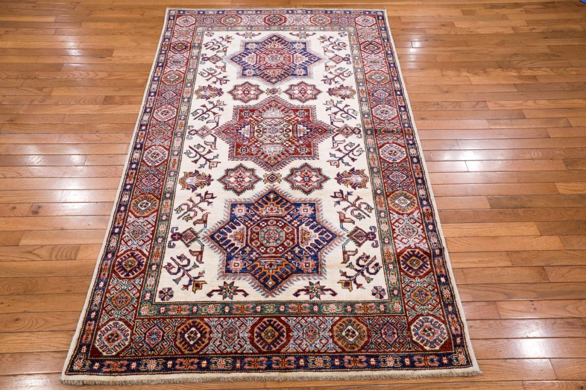 4′ x 6′ Ivory Fine Hand-Knotted Pakistan Kazak Rug – Traditional Wool