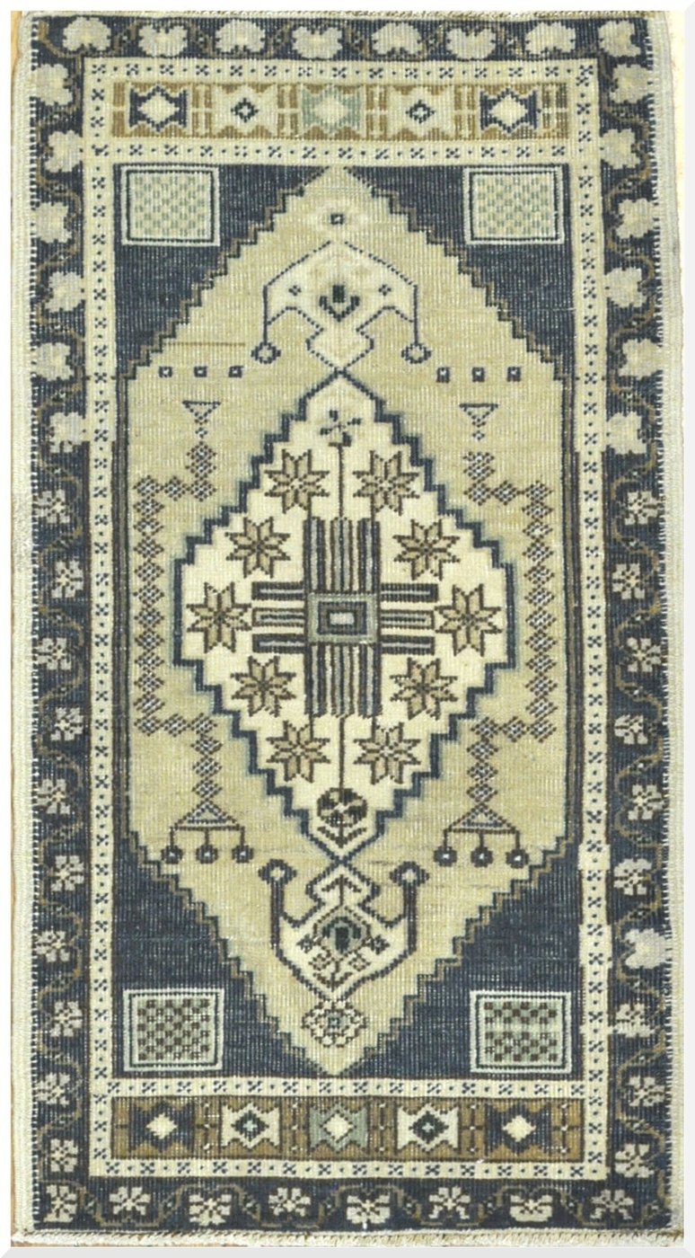 2′ x 3′ Ivory Fine Hand-Knotted Turkish Anatolian Rug – Prayer Wool