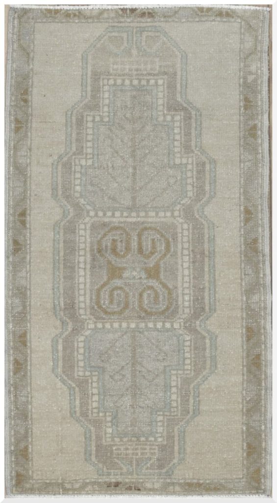 2′ x 3′ Persian Gray Beige Accent Rug Transitional Wool