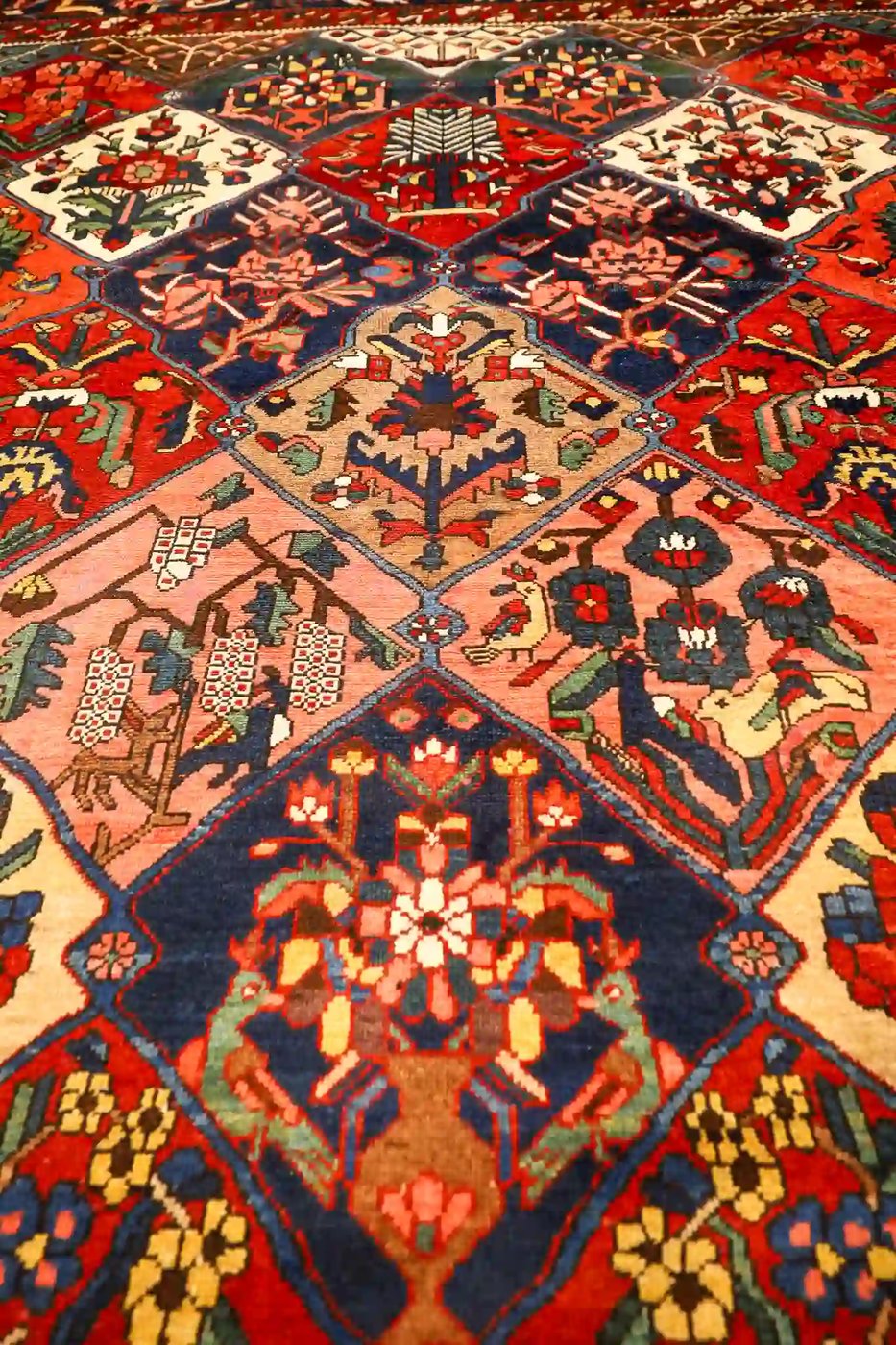 12′ x 16′ Red Fine Hand-Knotted Persian Bakhtiari – Traditional Wool