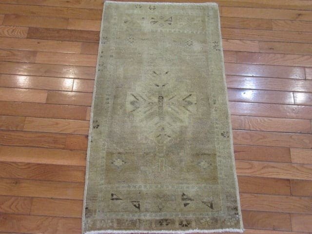 2′ x 3′ Beige Fine Hand-Knotted Turkish Vintage Rug – Transitional Wool