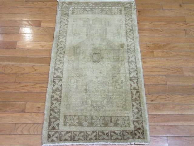 2′ x 3′ Beige Fine Hand-Knotted Turkish Vintage Rug – Transitional Wool