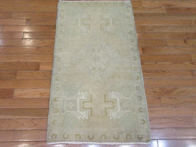 2′ x 3′ Beige Fine Hand-Knotted Turkish Vintage Rug – Transitional Wool