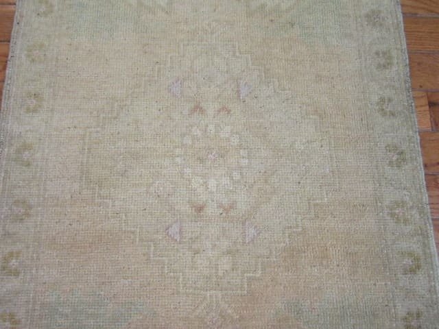 2′ x 3′ Beige Fine Hand-Knotted Turkish Vintage Rug – Transitional Wool