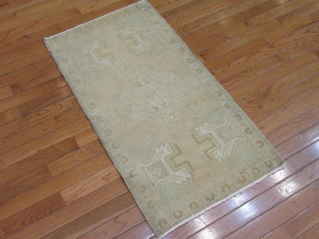 2′ x 3′ Beige Fine Hand-Knotted Turkish Vintage Rug – Transitional Wool