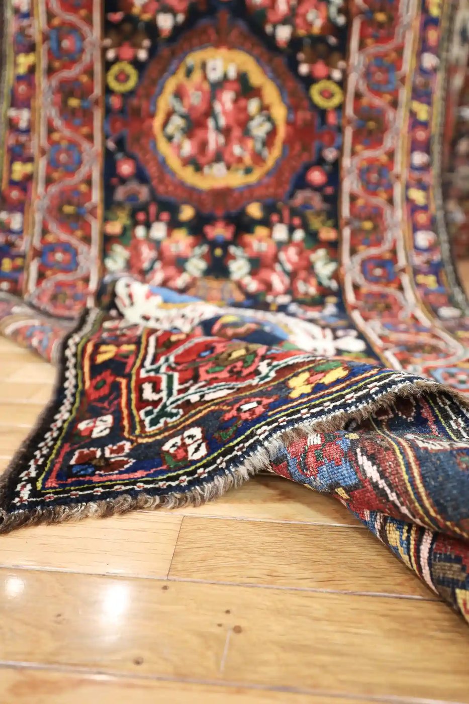 4′ x 14′ Red Fine Hand-Knotted Semi-Antique Persian Bakhtiari Runner – Traditional Wool