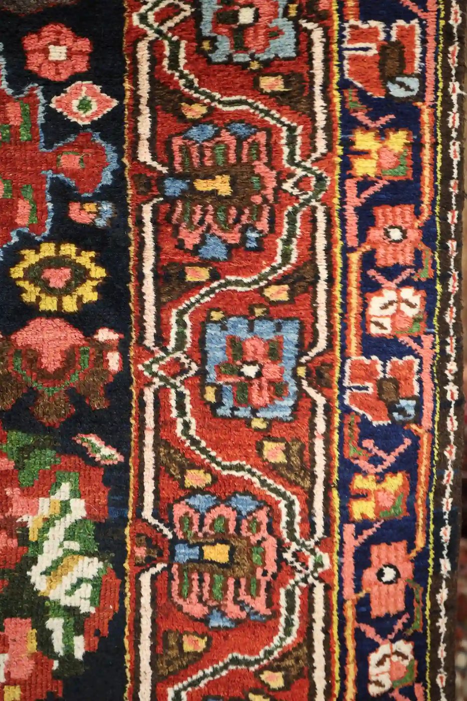 4′ x 14′ Red Fine Hand-Knotted Semi-Antique Persian Bakhtiari Runner – Traditional Wool