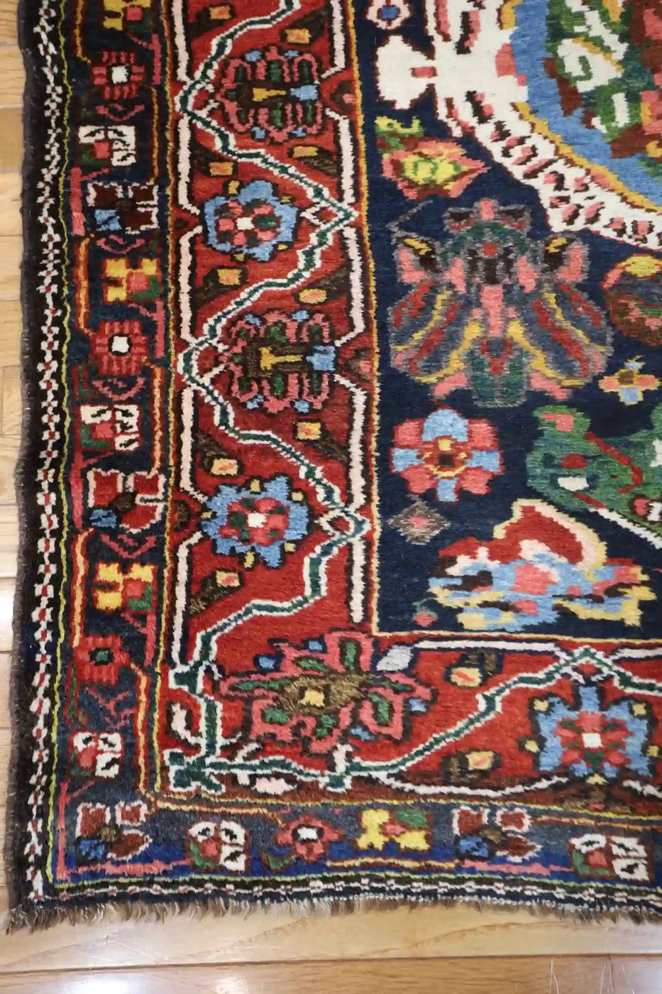 4′ x 14′ Red Fine Hand-Knotted Semi-Antique Persian Bakhtiari Runner – Traditional Wool