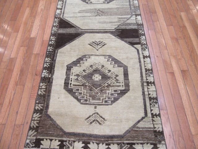3′ x 10′ Beige Fine Hand-Knotted Turkish Vintage Anatolian Runner – Tribal Wool